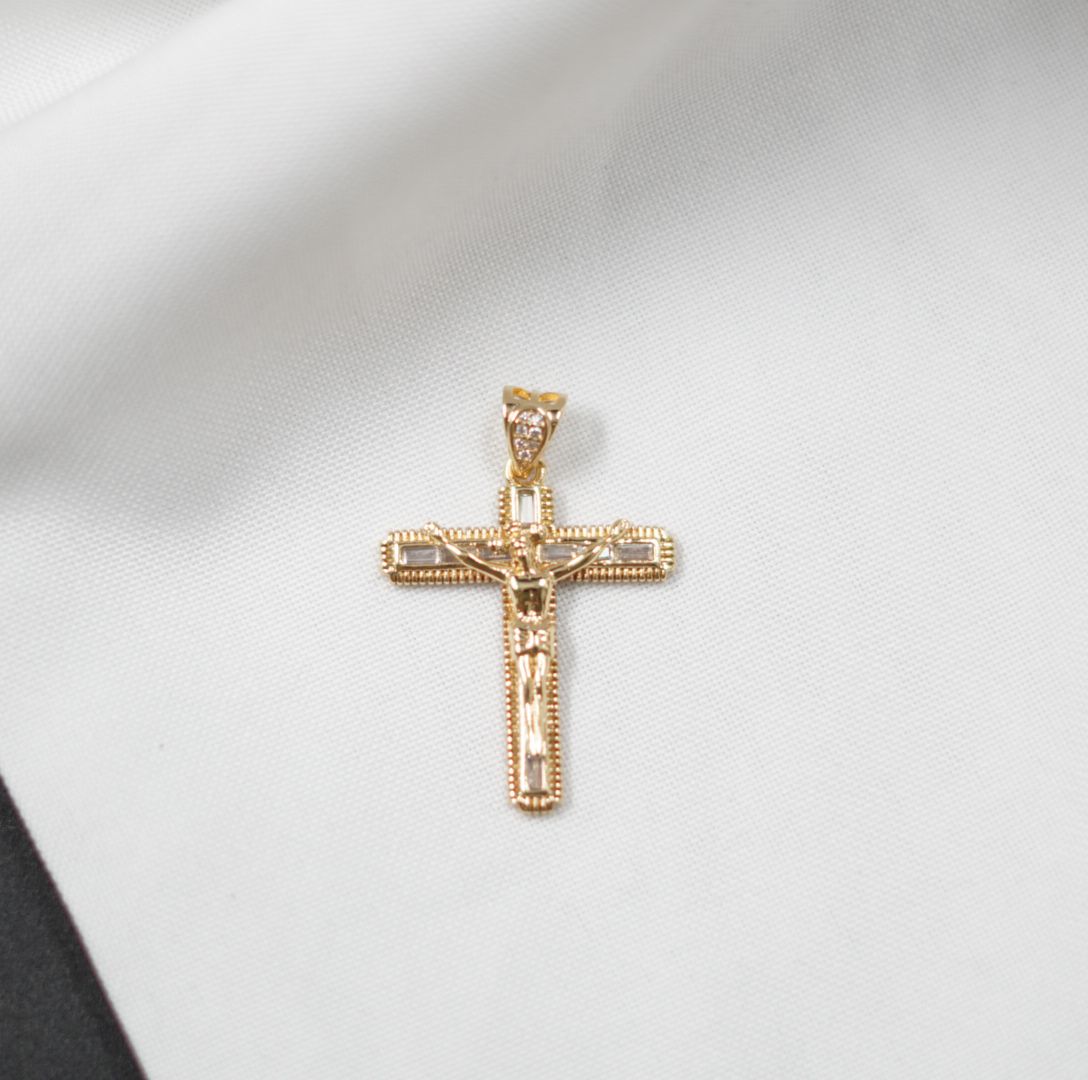 Miniatura 1 de DIJE CRUZ JESUS DORADO PIEDRAS BLANCAS